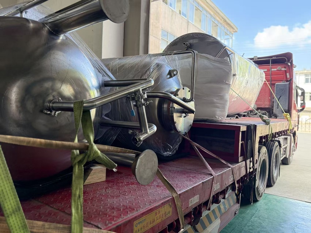 9月22日發(fā)貨哲蘇6T水處理系統(tǒng)1